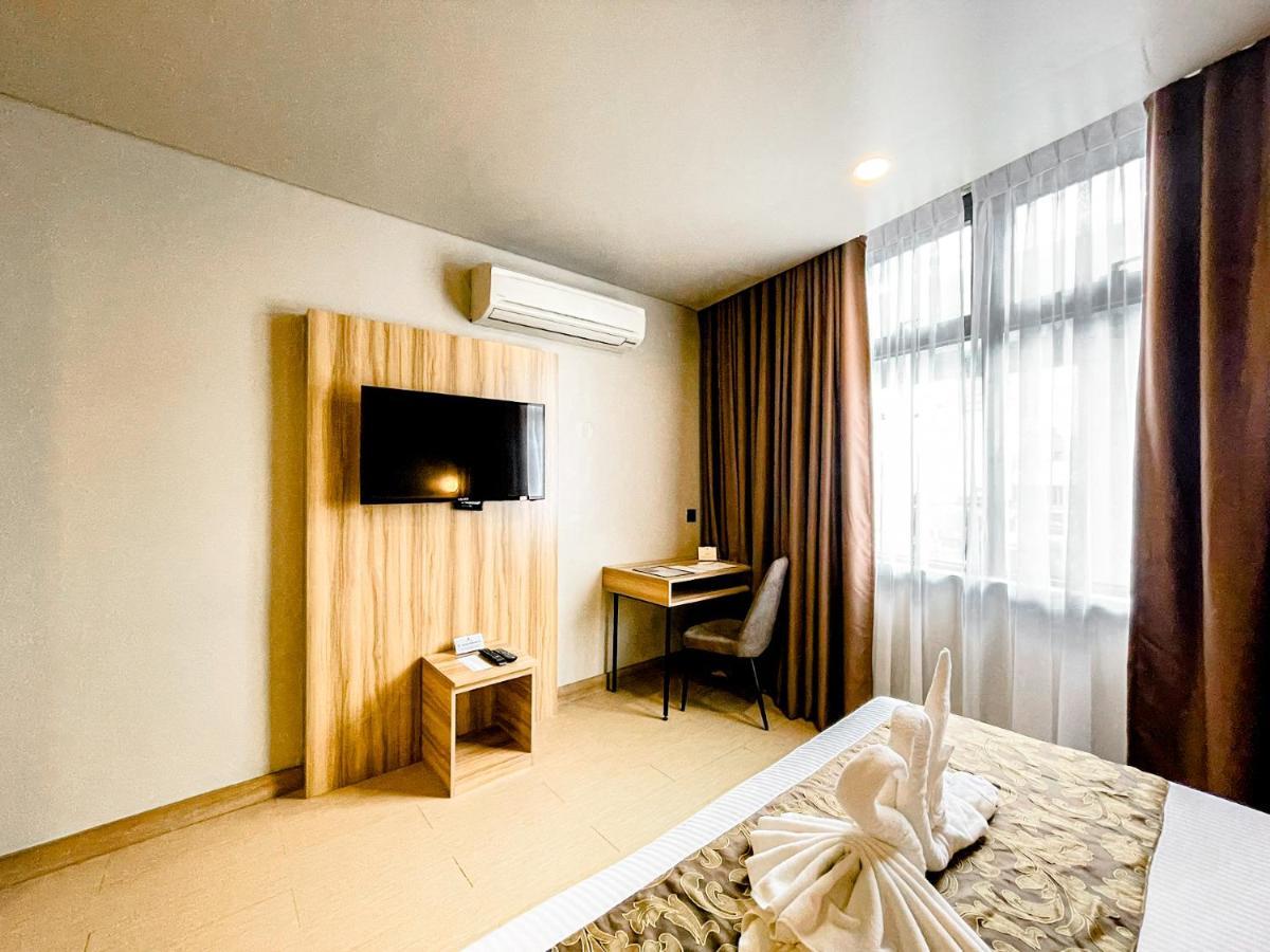 Madison 101 Hotel + Tower Quezon City Eksteriør billede