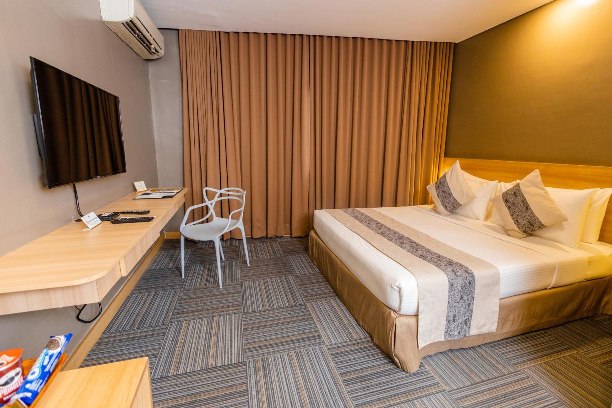 Madison 101 Hotel + Tower Quezon City Eksteriør billede
