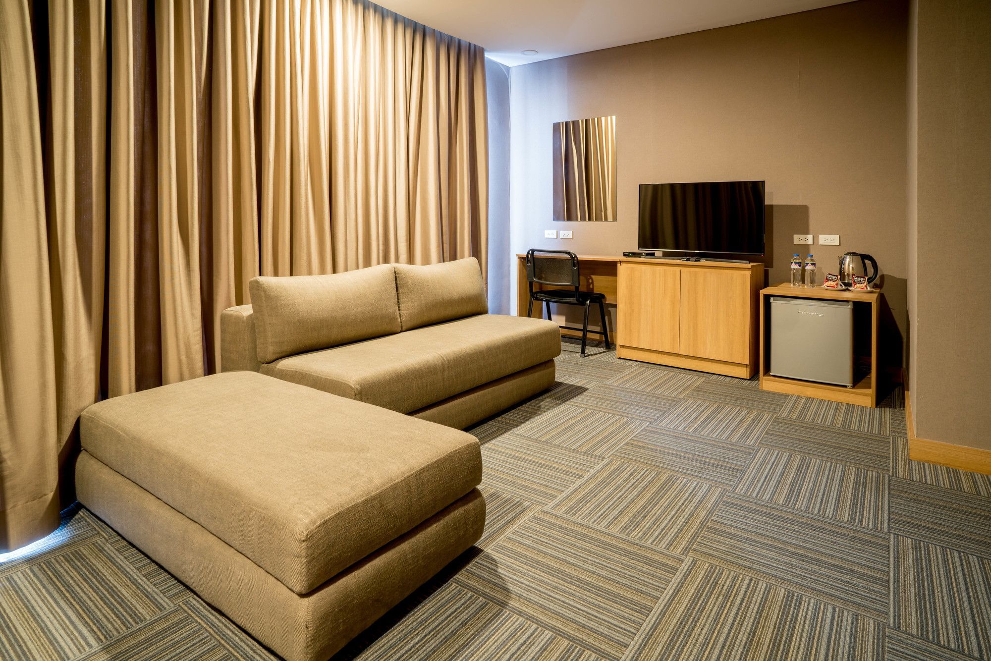 Madison 101 Hotel + Tower Quezon City Eksteriør billede