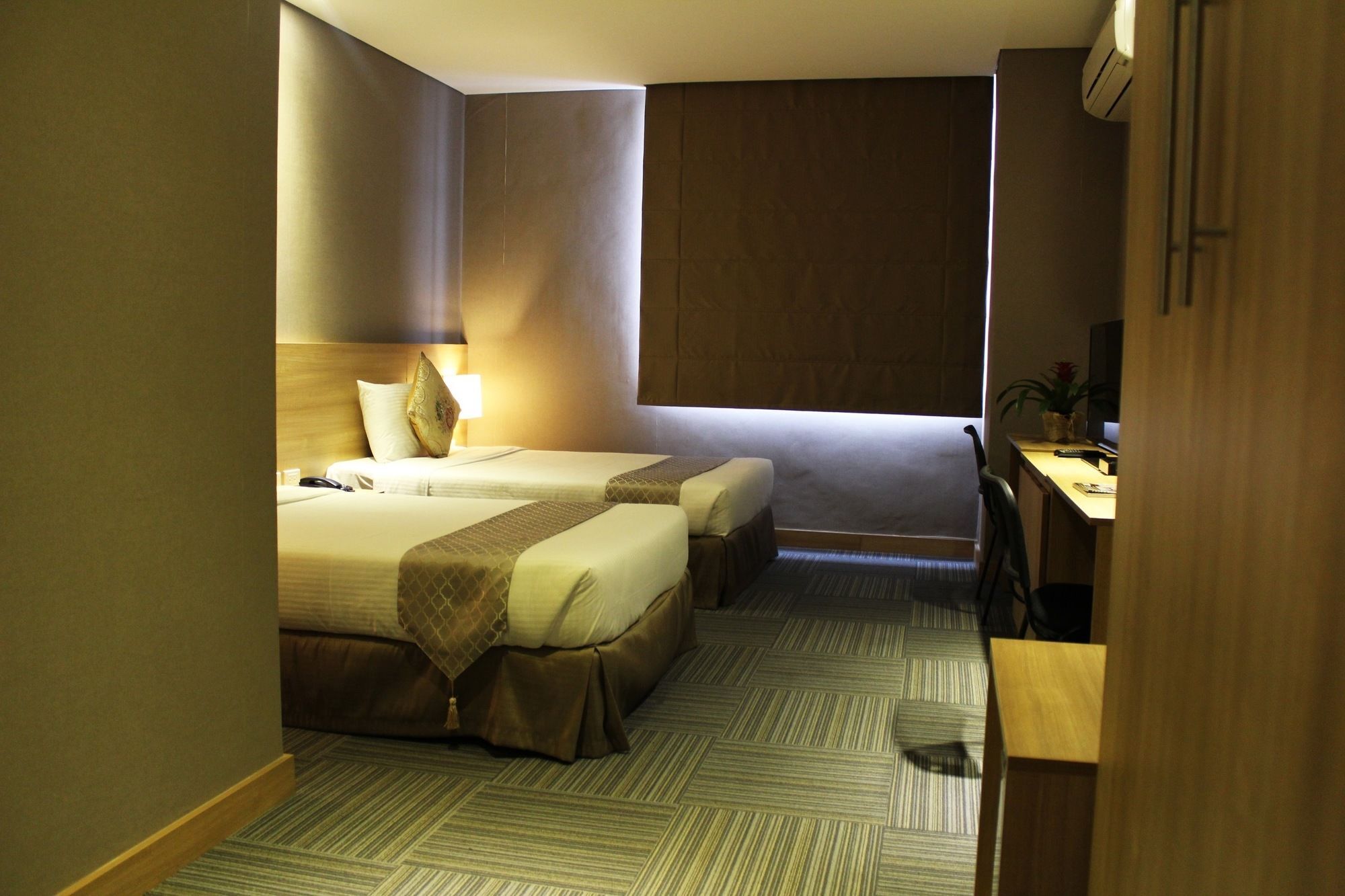 Madison 101 Hotel + Tower Quezon City Eksteriør billede